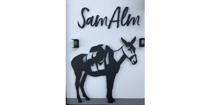 Hüttendorf - Küche - Salzburg - Unser Sam-Alm Muli begrüßt Sie aufs herzlichste. - Sam-Alm 