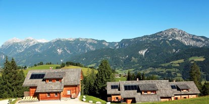 Hüttendorf - Schwerpunkt: Familienurlaub - Steiermark - Aussicht auf den Dachstein - Hüttendorf Pruggern