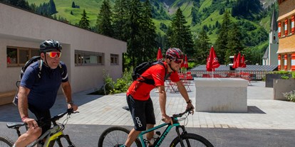 Hüttendorf - Umgebungsschwerpunkt: Berg - Bike-Touren mit Start & Ziel am Berghaus Schröcken - Berghaus Schröcken