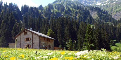 Hüttendorf - Schwerpunkt: Skiurlaub - Pfunds - Berghütte UNTERBODEN 5 im Sommer
Idyllisches Berghaus in Alleinlage in SChröcken-Unterboden, bis 16 Personen - Berghaus Schröcken