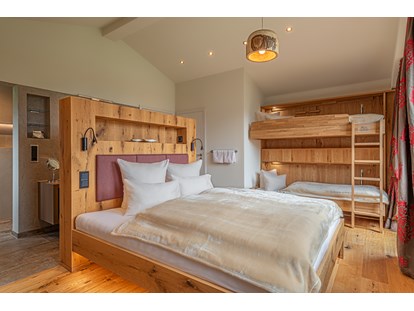 Hüttendorf - Umgebungsschwerpunkt: Berg - Schlafzimmer mit 2 bequemen Etagenbetten - Gränobel Chalets