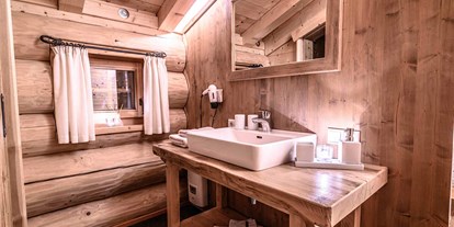 Hüttendorf - Whirlpool: beim Chalet - Wagrain - 2 Badezimmer mit Regendusche - Premium Chalets Maria Alm