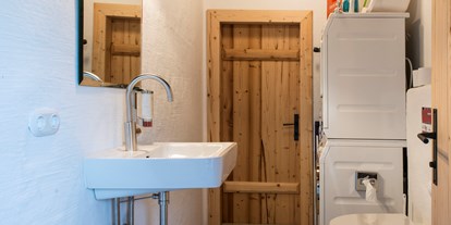Hüttendorf - Selbstversorger - Altaussee - Gäste WC und Waschküche für die private Wäsche - Alpenchalet KÄTH & NANEI