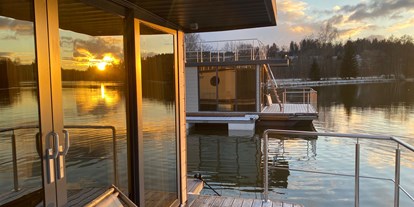 Hüttendorf - Schwerpunkt: Urlaub mit Hund - Hausboot 1 im Waidlerland Waldkirchen - Waidlerland Feriendorf Waldkirchen