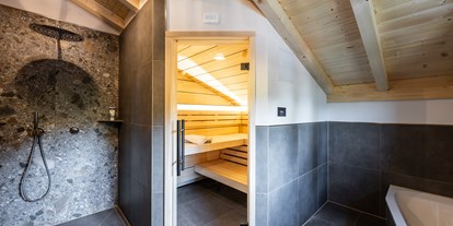 Hüttendorf - zustellbares Kinderbett - Allgäu - Bad mit Sauna Waldhütte "Eiche" - Waldchalets Allgäu