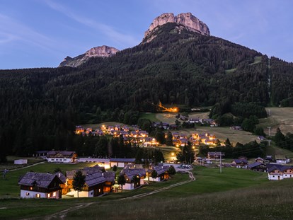 Hüttendorf - zustellbares Kinderbett - Irdning - AlpenParks Hagan Lodge Altaussee