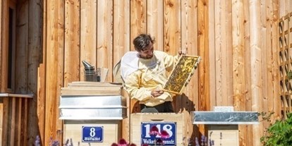 Hüttendorf - Küche - Erpfendorf - Hauseigene Bio Imkerei mit einem der besten Honige in ganz Tirol. - ALPEGG CHALETS