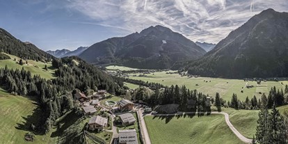 Hüttendorf - Rauchen: nur im Freien erlaubt - Tiroler Oberland - Benglerwald Berg Chaletdorf