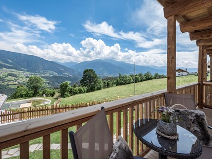 Hüttendorf - zustellbares Kinderbett - Südtirol - Ausblick Apartment - Dilia Dolomites