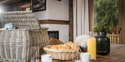 Hüttendorf - Frühstück: Frühstückservice - Tirol - Farm Resort Geislerhof