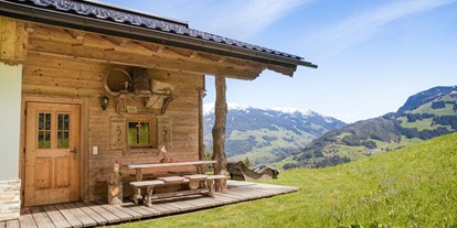 Hüttendorf - Whirlpool: beim Chalet - Tirol - Alpenchalet Bergkristall - Ferienhütten Tirol