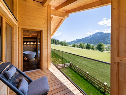 Hüttendorf - Balkon - Tirol - Wellnessbalkon Chalet - Beim Hochfilzer-Hotel & Premium Chalets ****s