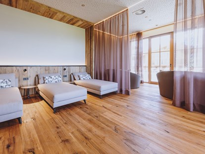Hüttendorf - Sauna: im Hauptgebäude - Entspannung im Ruheraum - Bergdorf Hotel Zaglgut Ski In & Ski Out