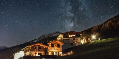 Hüttendorf - Typ: Lodge - Tiroler Oberland - The Peak am Abend - The Peak Sölden