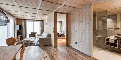 Hüttendorf - Doppelbett - Südtirol - Apartment Chalet- 2 Schlafzimmer- 2 Bäder Wohnraum Chalet Sylvia und Renate - Presulis Slow Hideaway