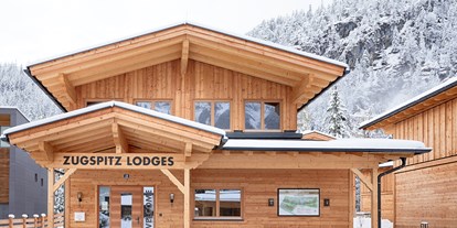 Hüttendorf - King Size Bett - Tirol - Rezeption - Zugspitz Lodge