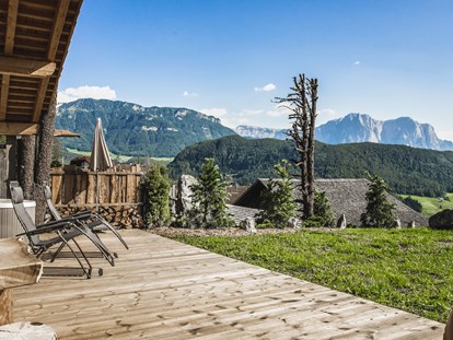 Hüttendorf - Sonnenterrasse - Südtirol - Chalet Resort - ZU KIRCHWIES