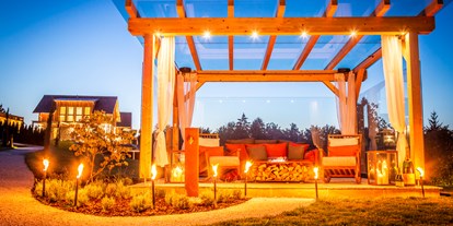Hüttendorf - Balkon - Steiermark - Champagner-Lounge für überschäumende Lebensfreude und ganz besondere Momente. - Golden Hill Country Chalets & Suites
