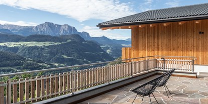Hüttendorf - Mountainbiken - Südtirol - Panoramablick Seiser Alm - Schlern - Hauserhof Chalet
