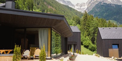 Hüttendorf - Autofrei - Südtirol - Landschaftschalet - Amus Chalets Dolomites