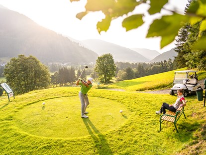 Hüttendorf - SAT TV - Golfen mit Bergpanorama - Trattlers Hof-Chalets
