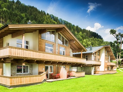Hüttendorf - Terrasse - Pinzgau - AlpenParks Chalet & Apartment AreitXpress Zell am See