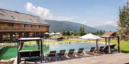 Hüttendorf - Pools: Schwimmteich - Ramsau am Dachstein - Lerchpeuntgut Almchalets
