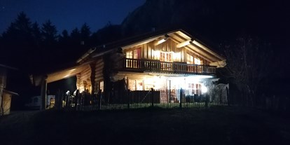 Hüttendorf - Typ: Luxuschalet - Naturstammhaus während Filmaufnahmen durch Warner-Bros. - Chalets&Suiten Beim Waicher
