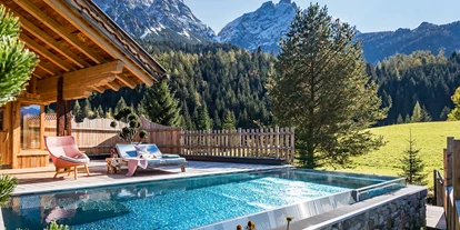Hüttendorf - Pools: Infinity Pool - Pettneu am Arlberg - LaPosch - Dein Bergaway