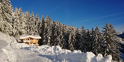 Hüttendorf - Terrasse - Kolsassberg - Romantik-Chalet Waldschlössl - Ferienhütten Tirol