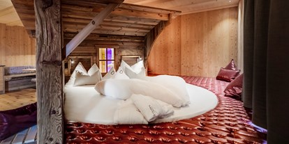 Hüttendorf - Hot Tub: beim Chalet - Hafling - Amara Luxus Lodge - MOUNTAIN VILLAGE HASENEGG