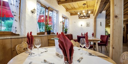 Hüttendorf - Sonnenterrasse - Leogang - Das Chaletrestaurant hat täglich, ohne Ruhetag für Sie geöffnet.  - Bayern Chalets