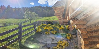 Hüttendorf - Terrasse - Tiroler Oberland - TyroLadis Terrasse Sommer - TyroLadis 