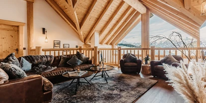 Hüttendorf - Balkon - Berg (Anthering, Hallwang) - Wohnzimmer Wild Moose - WoodRidge Luxury Chalets