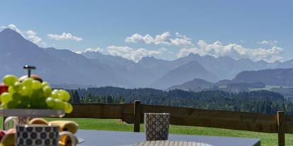 Hüttendorf - Sauna: im Chalet - PLZ 87459 (Deutschland) - Terrasse mit Blick auf die Allgäuer Alpen - DIE ZWEI Sonnen Chalets