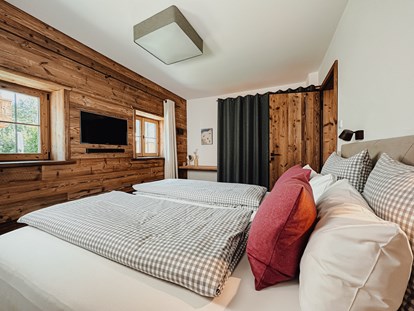 Hüttendorf - Doppelbett - Vomp - Chalets Bayrischzell mit privatem Hottub und Sauna