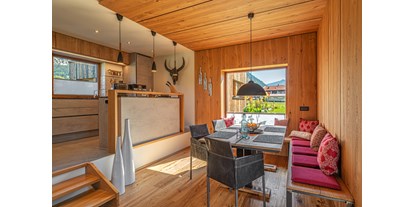 Hüttendorf - Einzelbett - Pfronten - Küche mit Esszimmer  - Gränobel Chalets