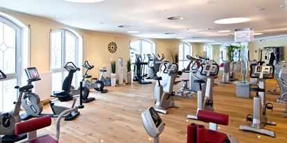 Hüttendorf - Wellnessbereich: im Hauptgebäude - Großsonnberg - Fitnesss am Hotel Der Lärchenhof - Chalets am Hotel Der Lärchenhof