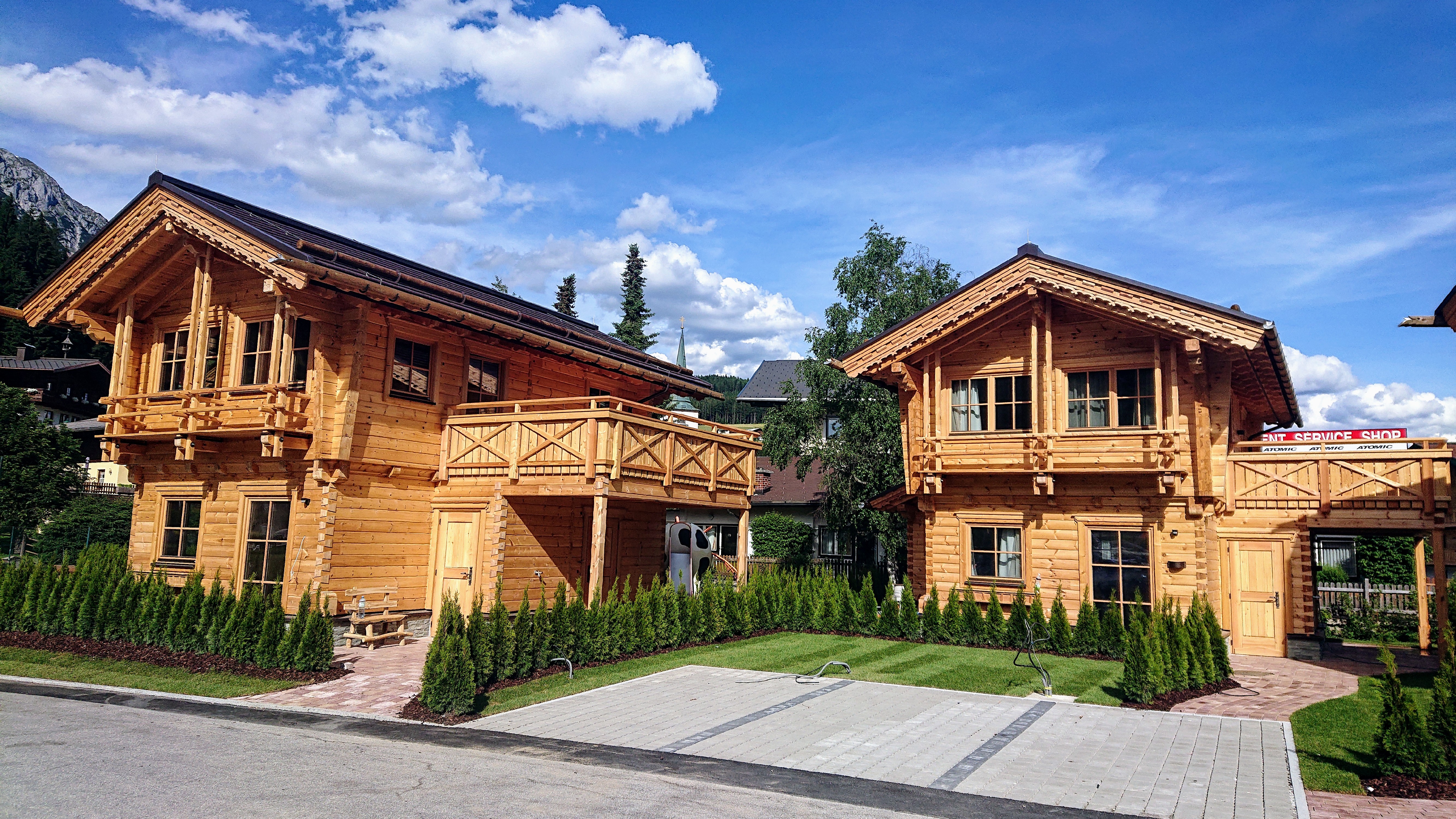 Hüttendorf: Außenansicht Sommer - Dorf-Chalets Filzmoos