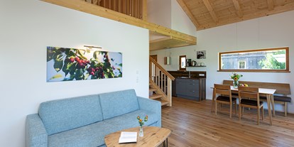 Hüttendorf - Typ: Luxuschalet - Rettenschöss - Wohnraum mit Küche - Niederauer Hof Chalets