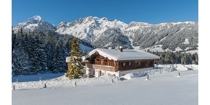 Hüttendorf - Skitouren - Rohrmoos - Tiefverschneit im Lammertal mit Bilck auf das Tennengebirge liegt das Luxuschalet auf 950m Seehöhe in Alleinlage. - Alpenchalet KÄTH & NANEI