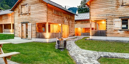 Hüttendorf - Rauchen: nur im Freien erlaubt - Appenzell - Mittelpunkt des Casalpin-Chalet-Dorfes - Casalpin Chalets in Brand
