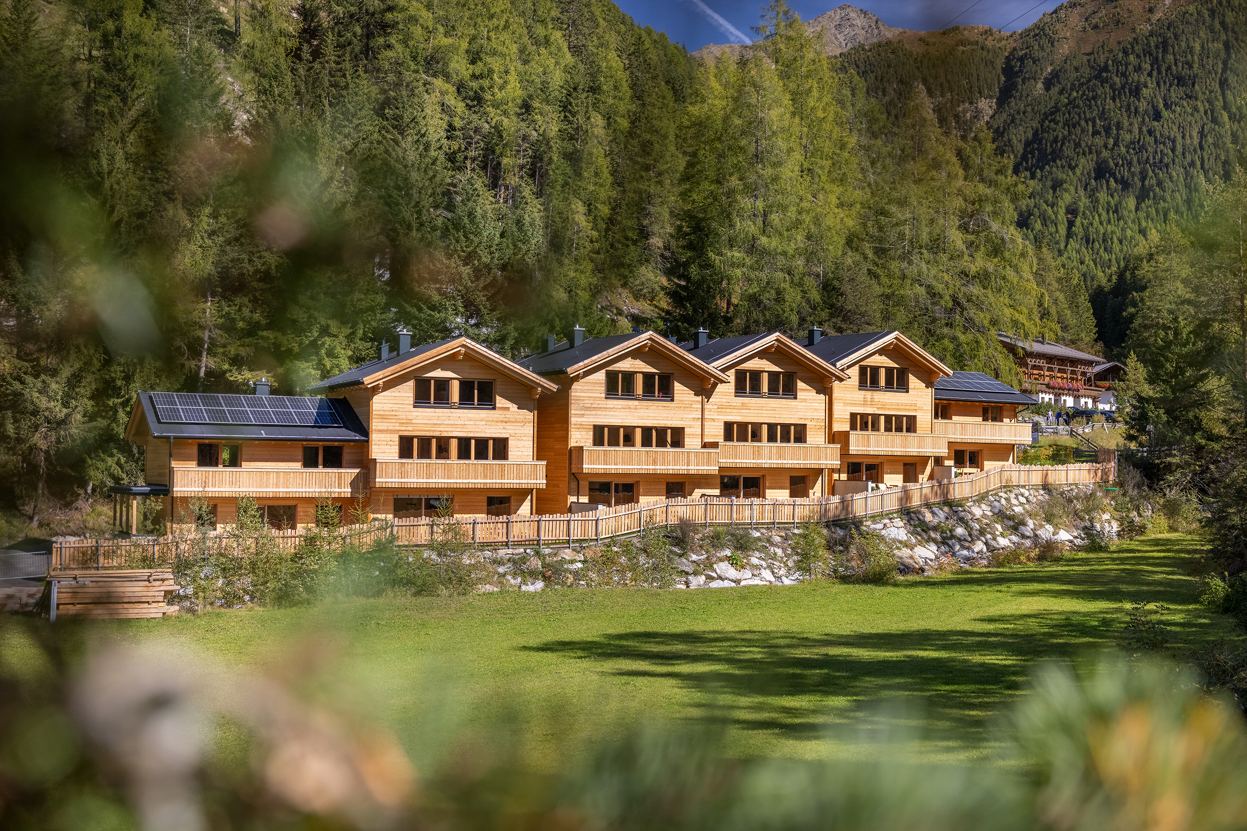 Chalet - Außenansicht Sommer - Chalets Stuibenfall