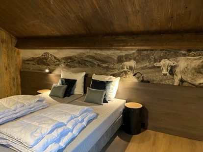 Hüttendorf - Sauna: im Chalet - Oberwollanig - Schlafzimmer Chalet Luxe - DualResorts Afritz am See