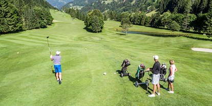 Hüttendorf - Spielplatz - Patergassen - Golfen mit Bergpanorama - Trattlers Hof-Chalets