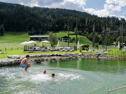 Hüttendorf - Pools: Schwimmteich - Oberweißburg - almlust
