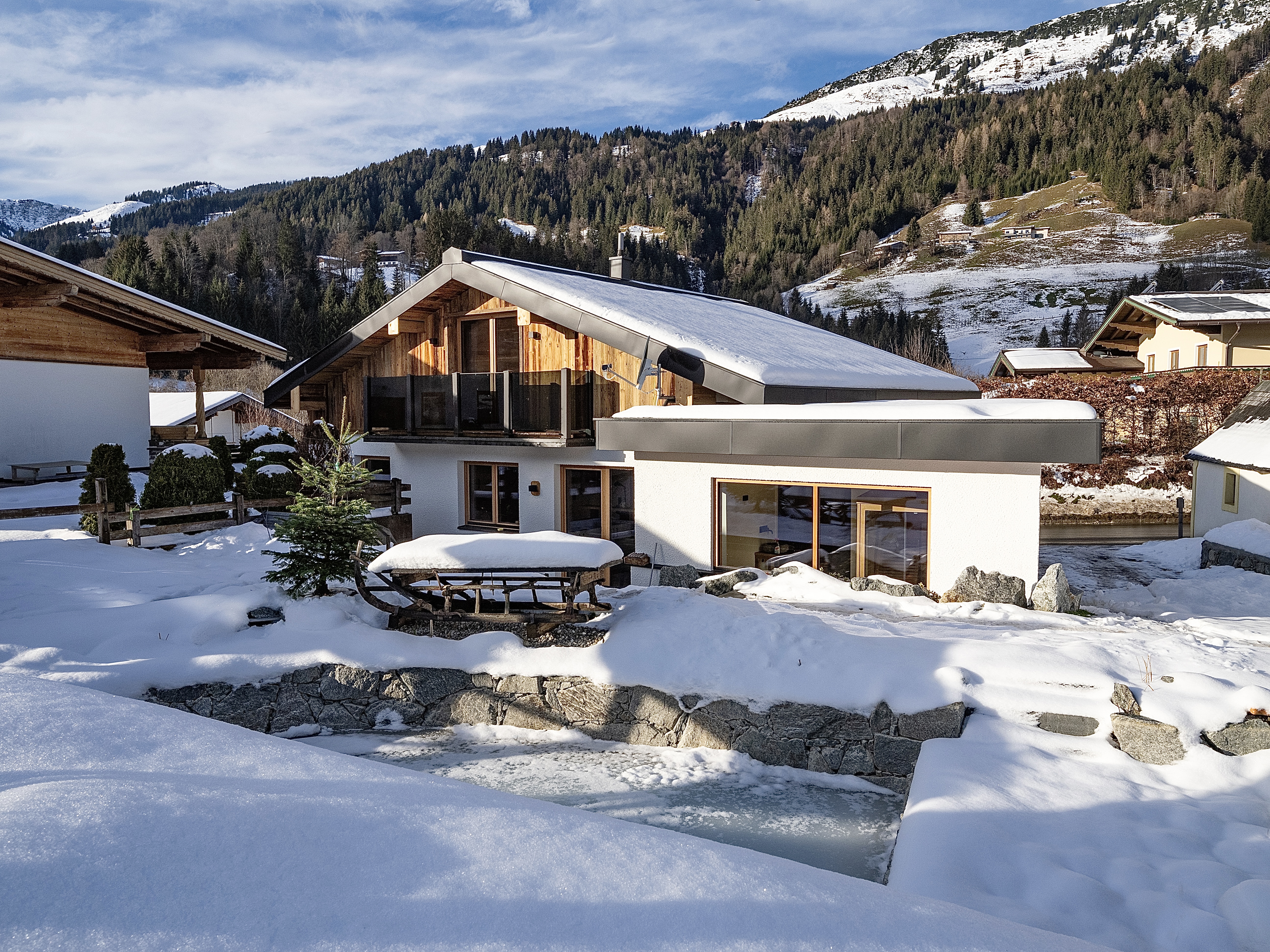 Hüttendorf - PLZ 5672 (Österreich) - Chalet im Winter - Luxus Chalet - das brunn