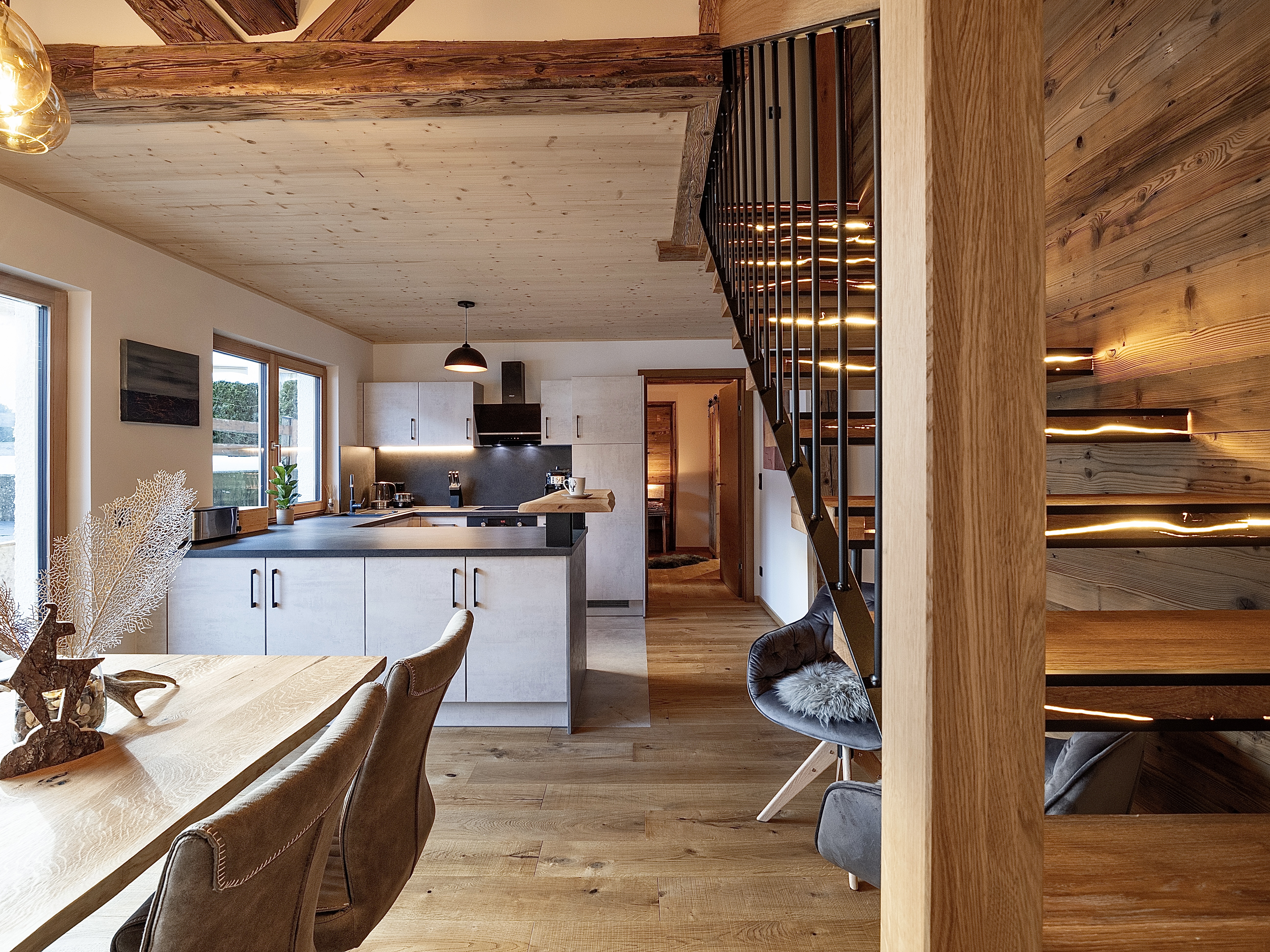 Chalet: Essbereich + Küche - Luxus Chalet - das brunn