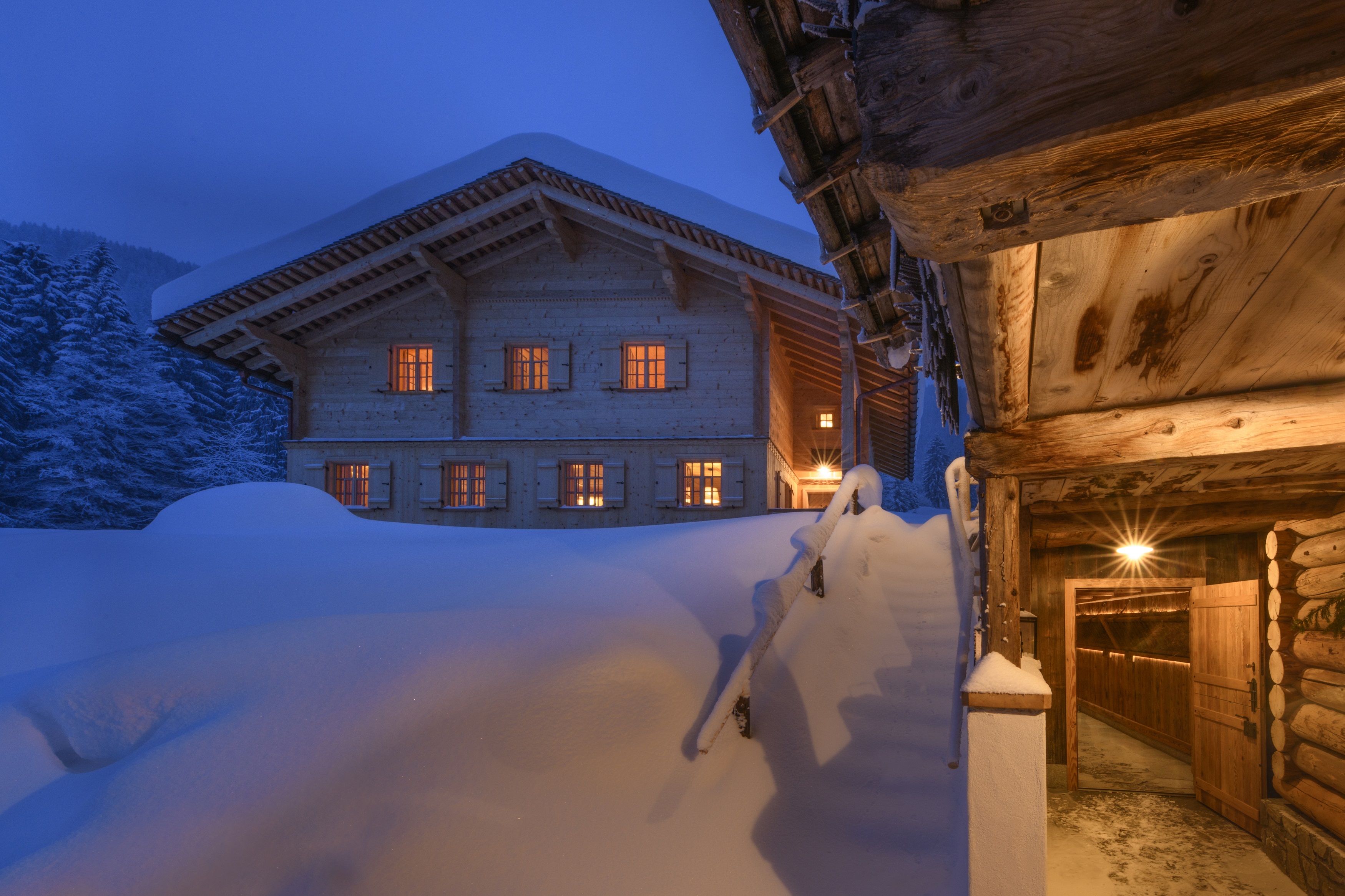 Hüttendorf - Parkplatz direkt an der Hütte - Vorarlberg - Chalet Berghaus Gauertal