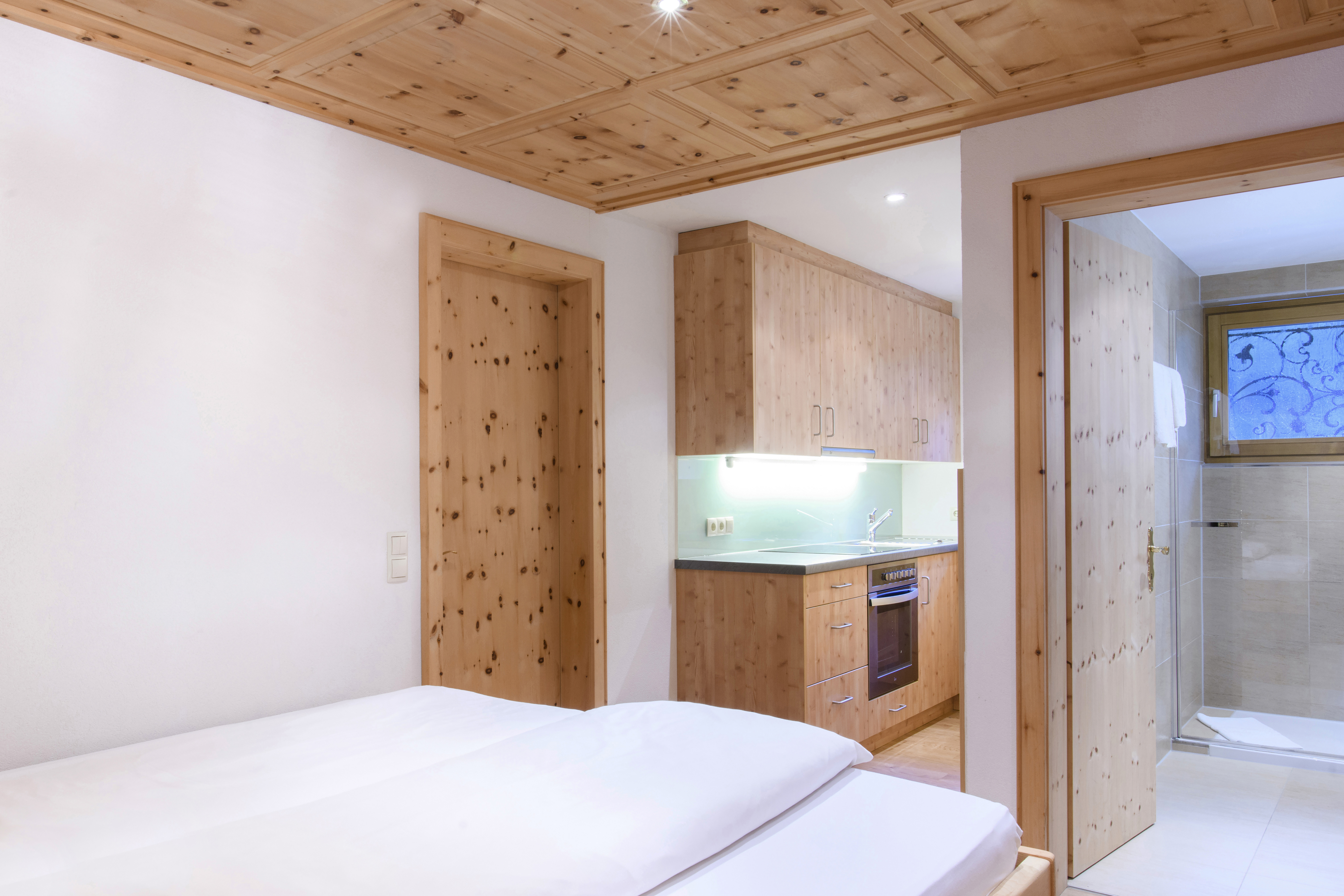 Hüttendorf - Parkplatz direkt an der Hütte - Vorarlberg - Chalet Waldhaus Rappakopf